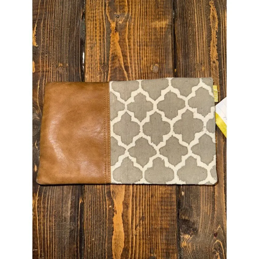 Joyn small clutch